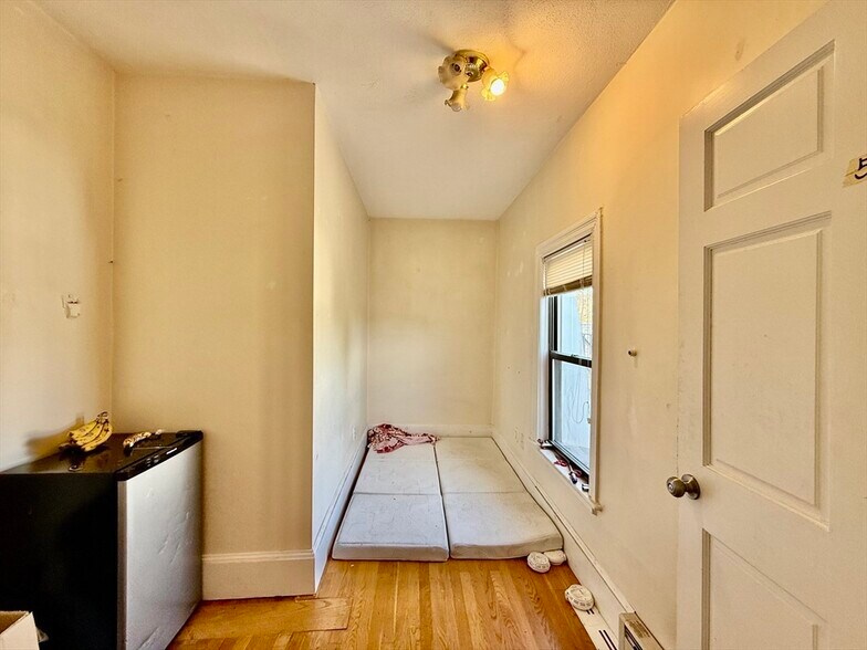 Building Photo - 48 Allston St