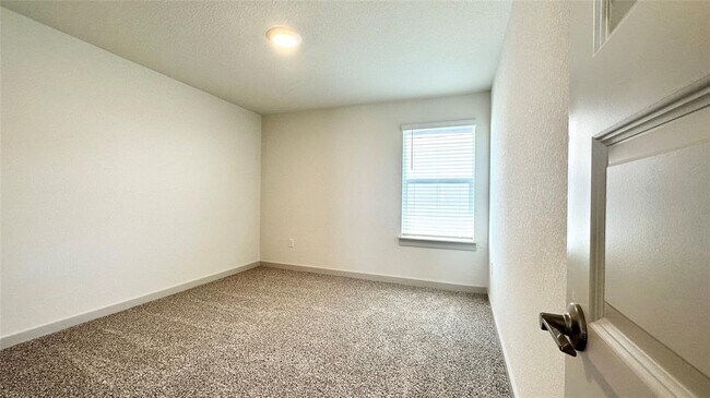 Building Photo - 2312 Tucker Ln
