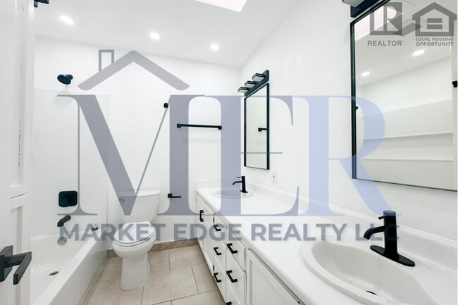 Building Photo - 5Bed/2Bath Home at Southern/Mill Ave! $399...