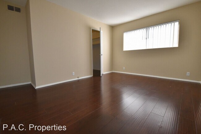 Building Photo - 1 br, 1 bath Apartment - 12241 Burbank Bou...
