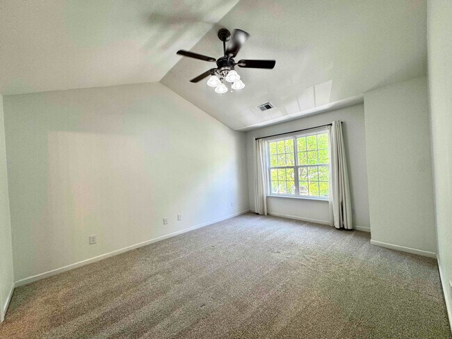 Building Photo - 8120 Christmas Ct