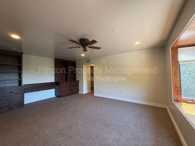 Building Photo - 2166 Palomar Ave