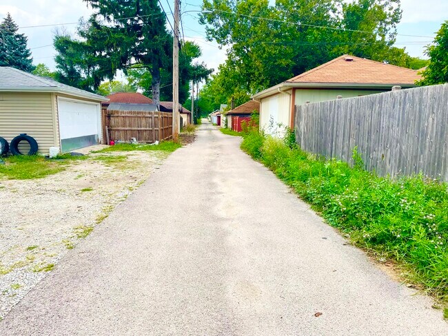 Building Photo - 604 Clement St