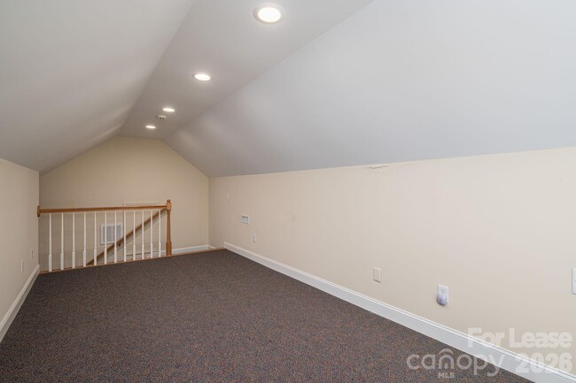 Building Photo - 4626 Little Creek Dr