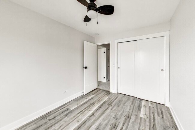 Building Photo - 239 S Gregory St