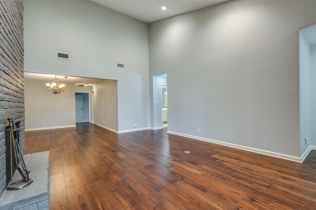 Building Photo - 8117 West Ct