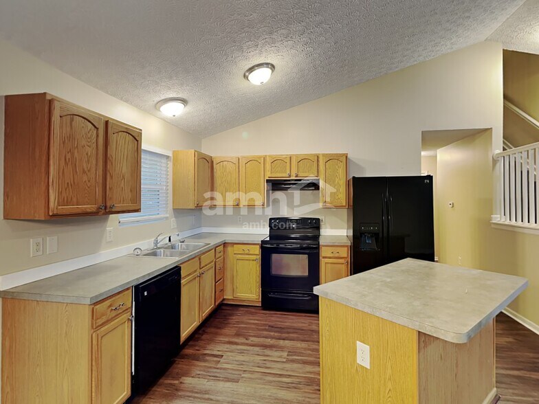 Building Photo - 7901 Chapel Stone Rd