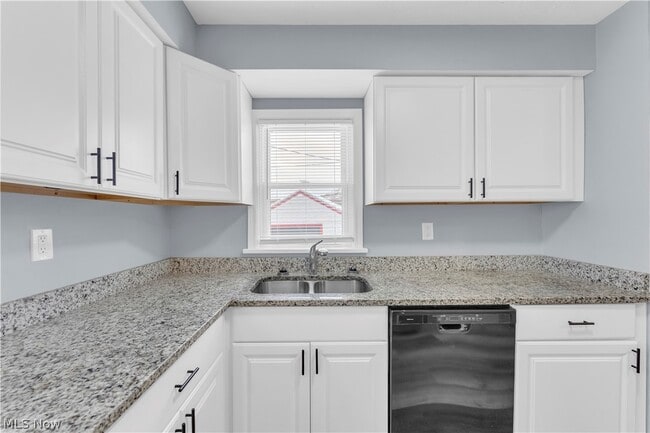 Building Photo - 5176 Joseph St