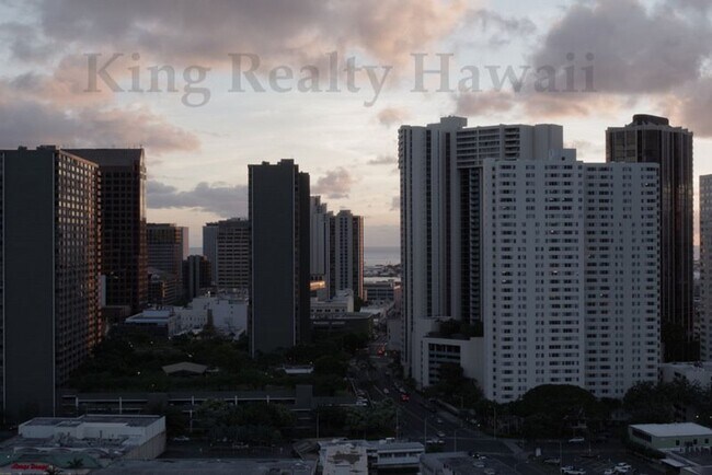 Building Photo - **OASIS in HONOLULU* Queen Emma Gardens *VERY CLEAN 2 br / 1 ba