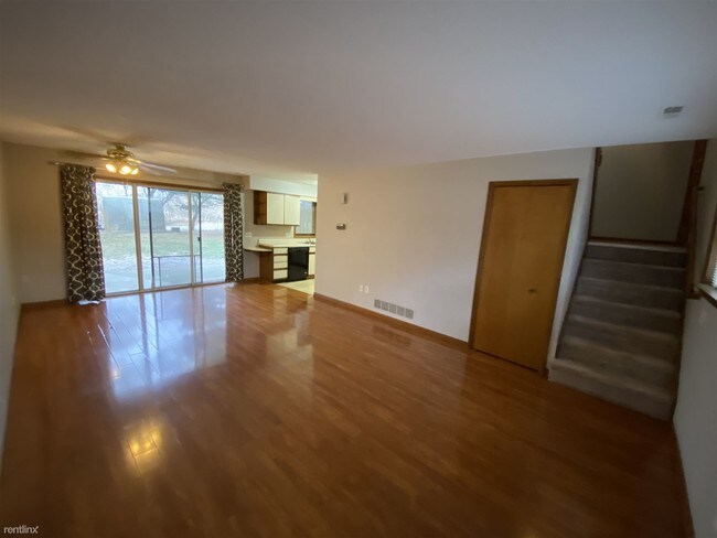 Building Photo - 2 br, 1 bath House - 2420 Textile Rd