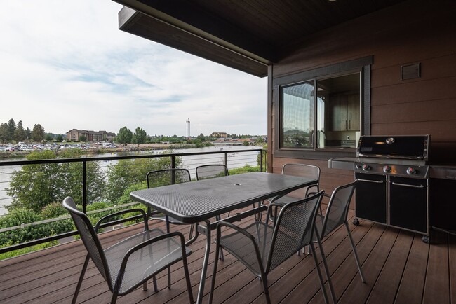 Building Photo - Deschutes Landing Riverfront - 3bdrm 3.5ba...