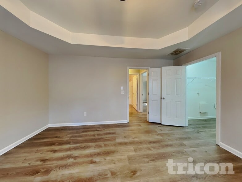 Building Photo - 190 Red Hawk Dr
