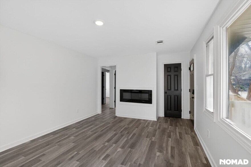 Building Photo - 1262 Kenilworth Dr SW