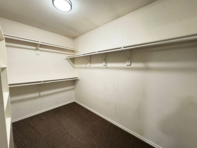 Building Photo - 5104 Bridle Dr