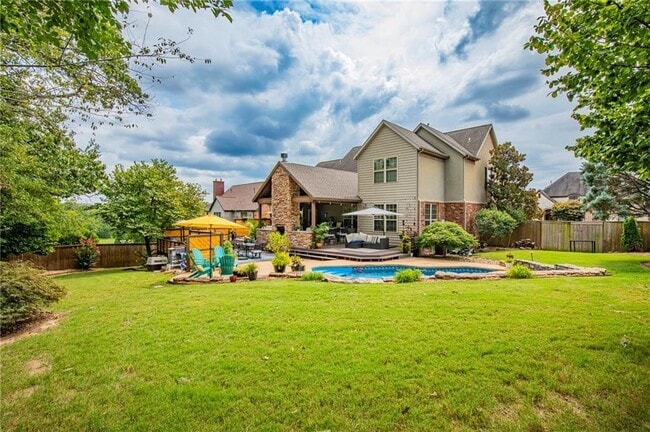 Building Photo - 1706 NW Autumn Ave