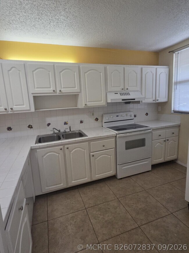 Building Photo - 8419 Forest Hills Dr