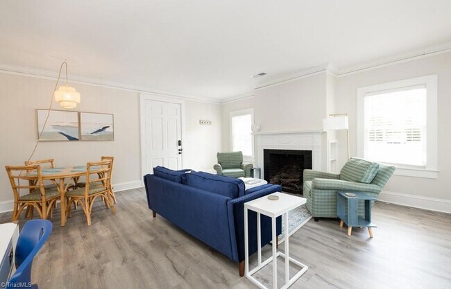 Building Photo - 208 Leftwich St