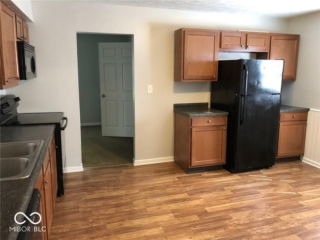 Building Photo - 651 N Beville Ave