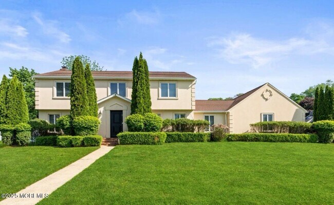 Building Photo - 16 Bridle Dr