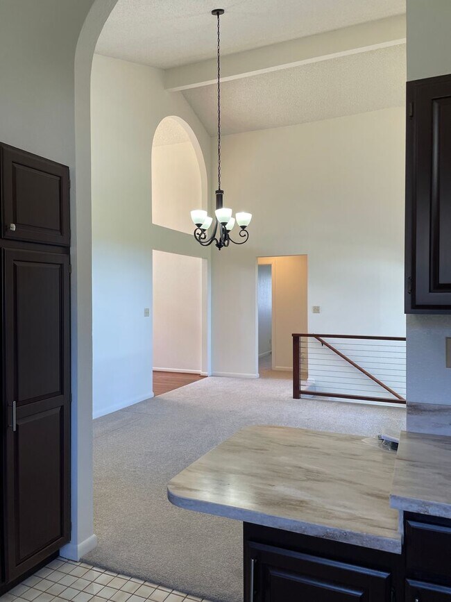 Building Photo - Sparkling, Mountaintop House in Gated Community w/Ocean View