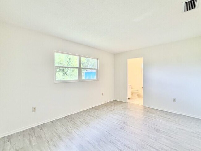 Building Photo - 4149 Prudence Dr