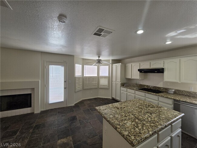 Building Photo - 8008 Dover Shores Ave