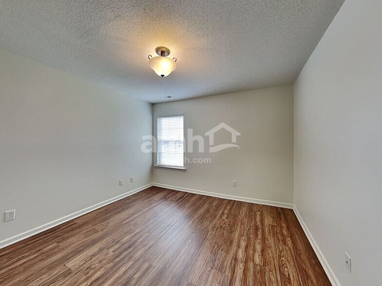 Building Photo - 3100 Marcony Way