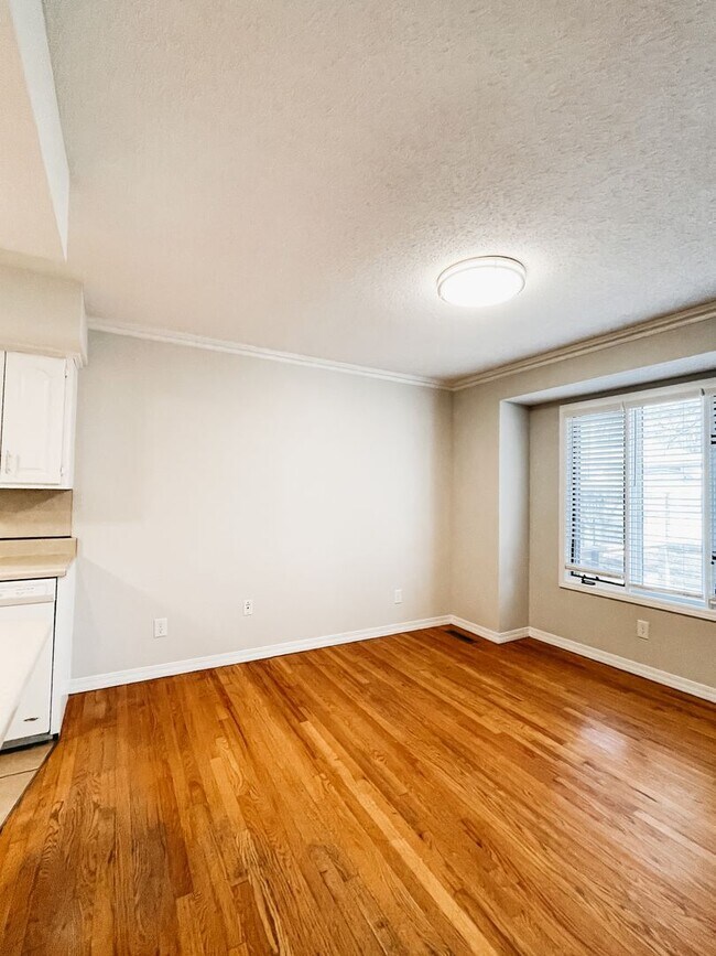 Building Photo - Southwest Springfield - Kickapoo High