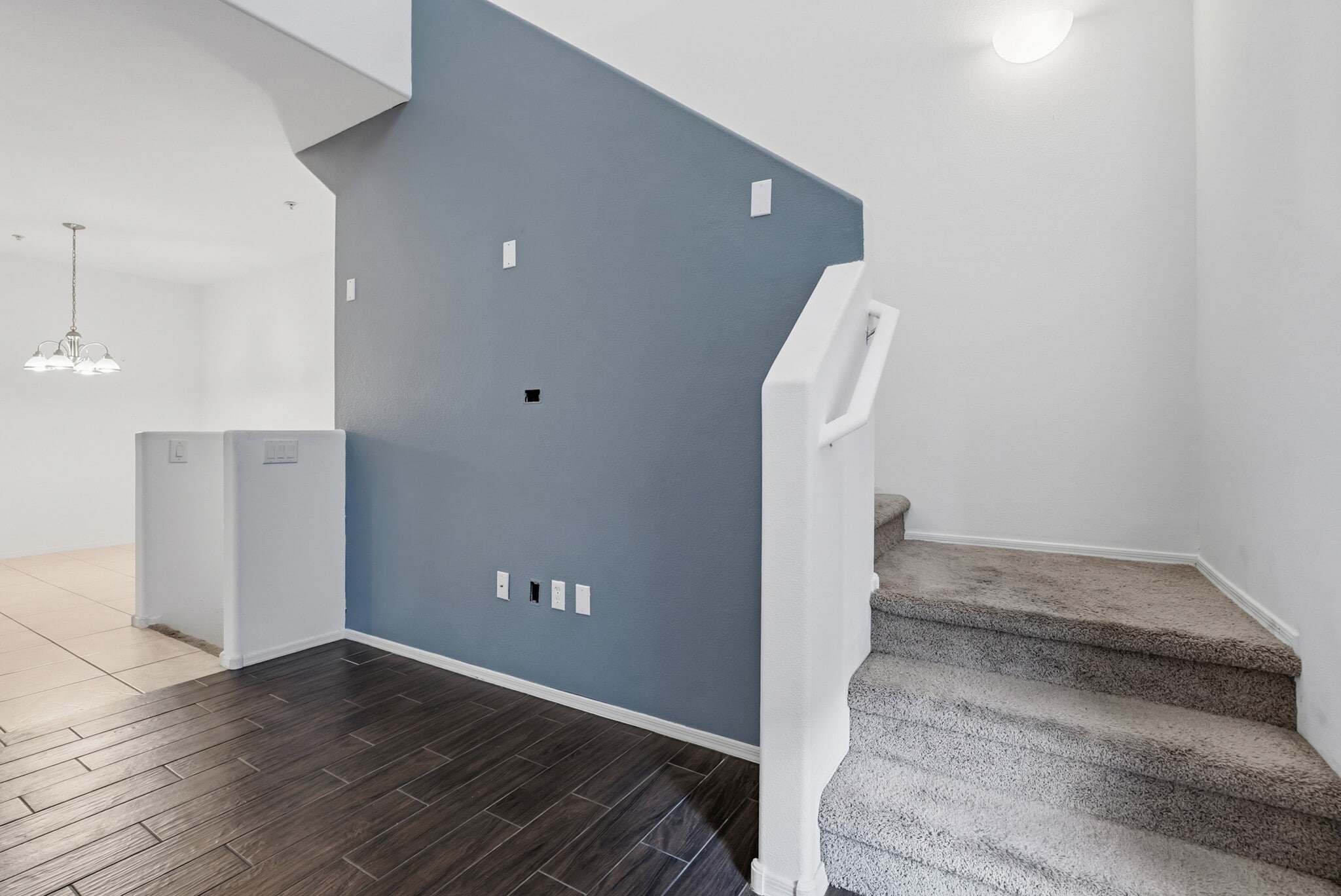 Building Photo - 2150 W Alameda Rd