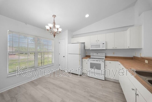 Building Photo - 3213 17th St SW