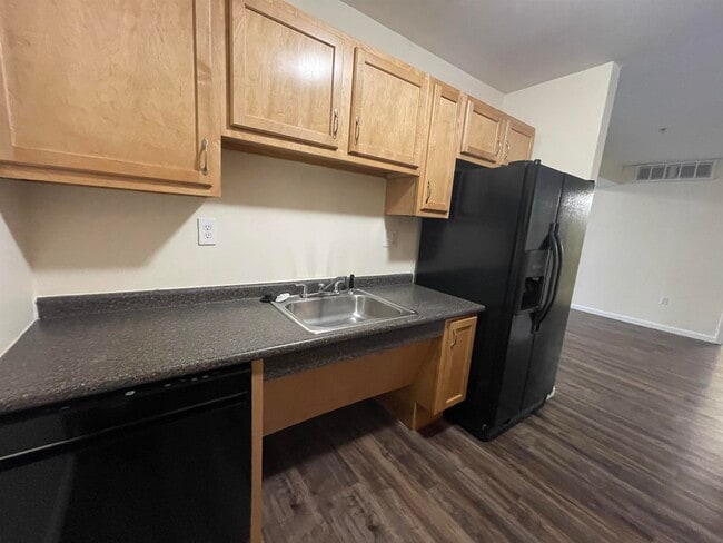 Building Photo - 20 Sentinel Court