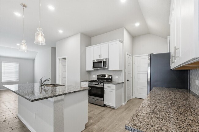 Building Photo - 501 Big Bnd Pkwy