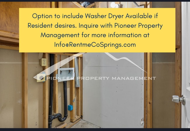 Building Photo - Huge Yard, Great Views, Perfect Location. ...