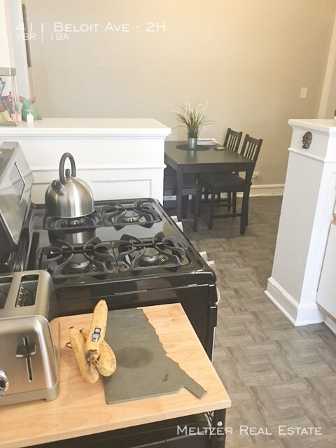 Building Photo - 411 Beloit Ave