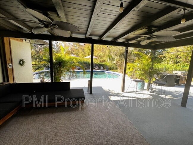 Building Photo - 4044 Tenita Dr