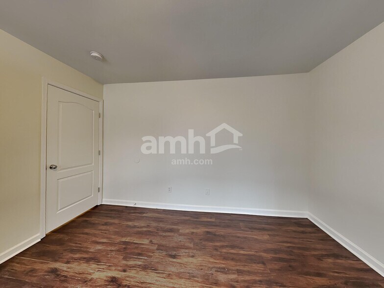 Building Photo - 7209 Sir William Dr