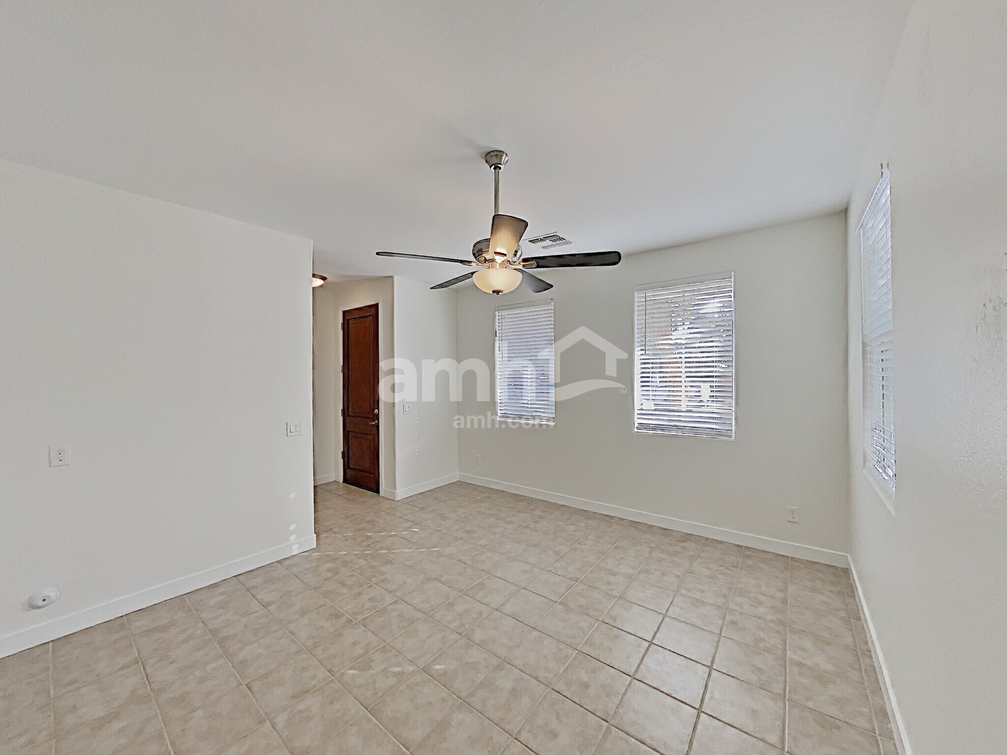 Building Photo - 10124 E Isleta Ave