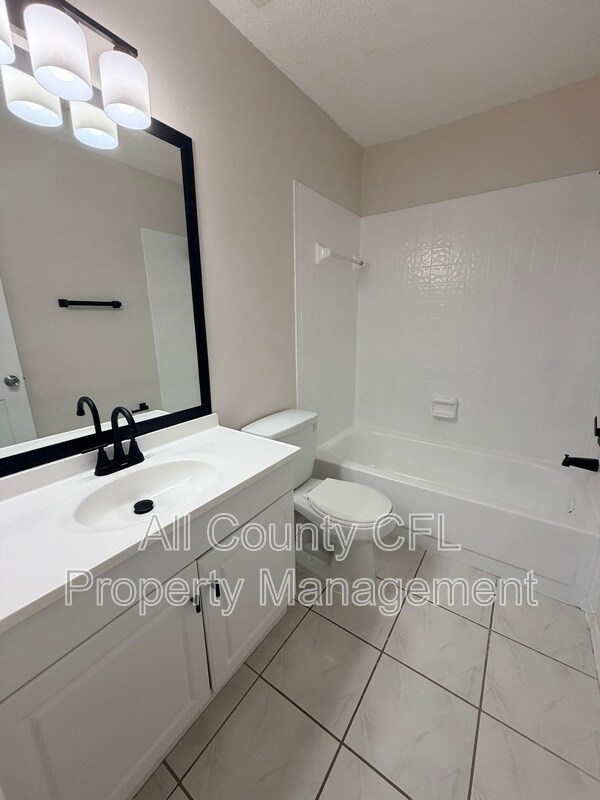 Building Photo - 1625 Long Ridge Ct
