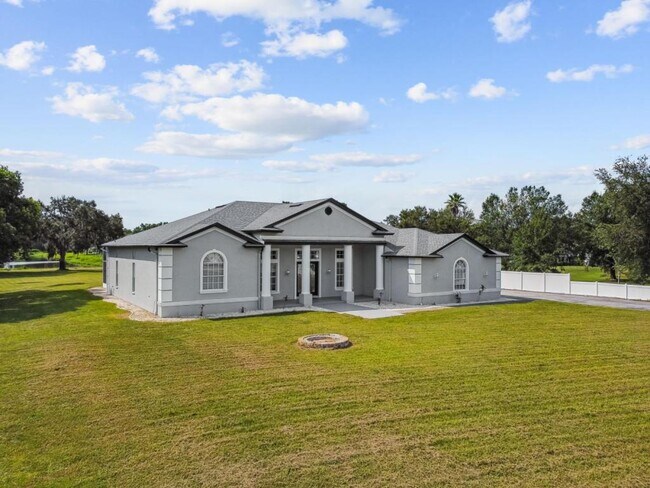 Building Photo - 6644 Country Club Rd