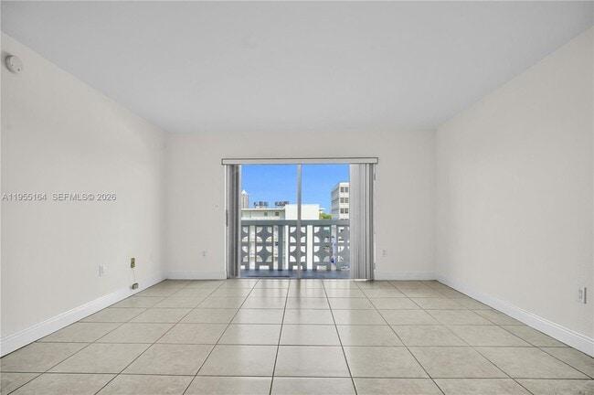 Building Photo - 4141 Nautilus Dr