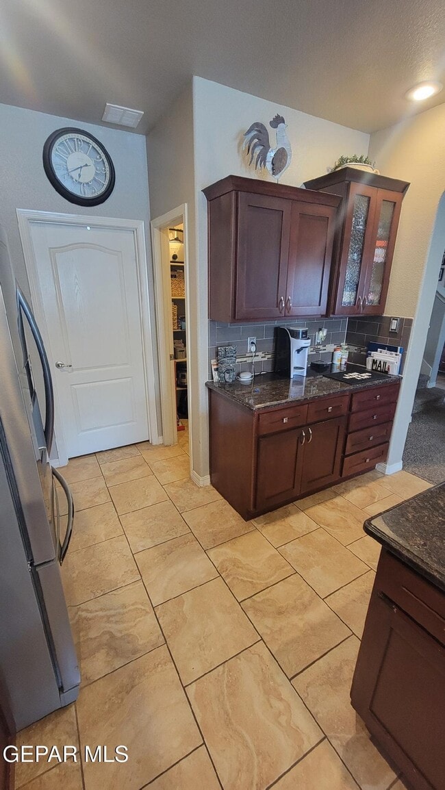 Building Photo - 3880 Loma Brisa Dr
