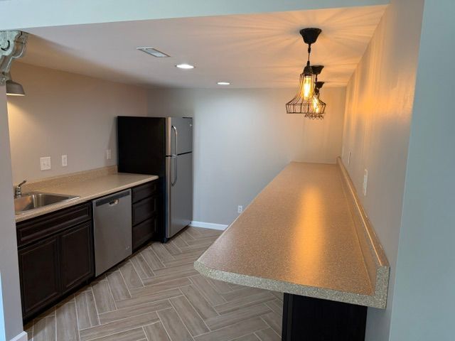Building Photo - 1205 Simeon Dr