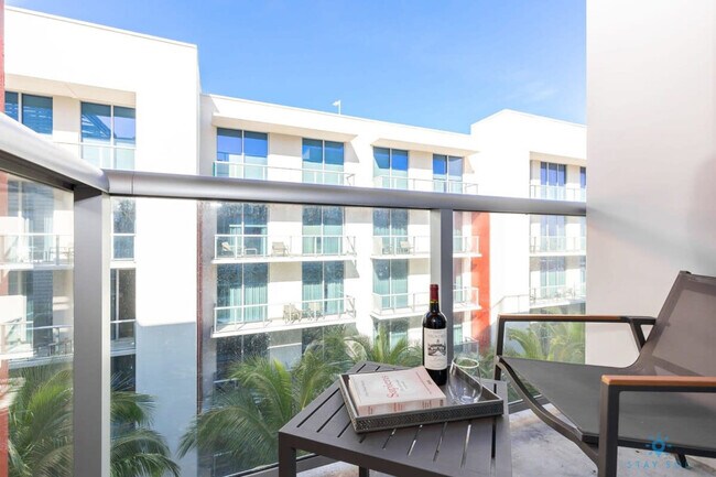 Building Photo - 777 N Ocean Dr