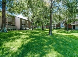 Building Photo - 6061 Village Bend Dr
