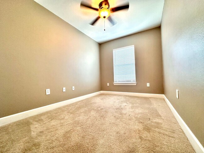 Building Photo - Spacious 3Bed/2.5Bath Townhouse in Quiet Neighborhood in Santa Rosa Beach