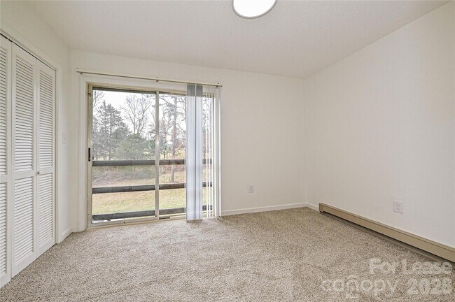 Building Photo - 220 McDade Rd