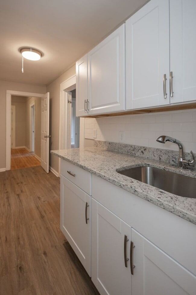 Building Photo - 731 Williams St