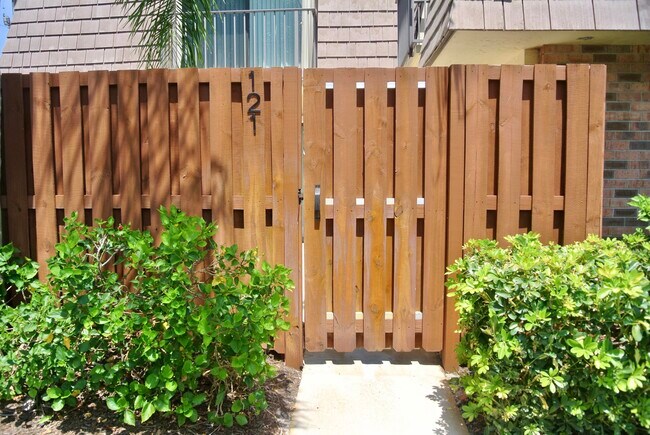 Building Photo - 121 Ocean Cove Dr