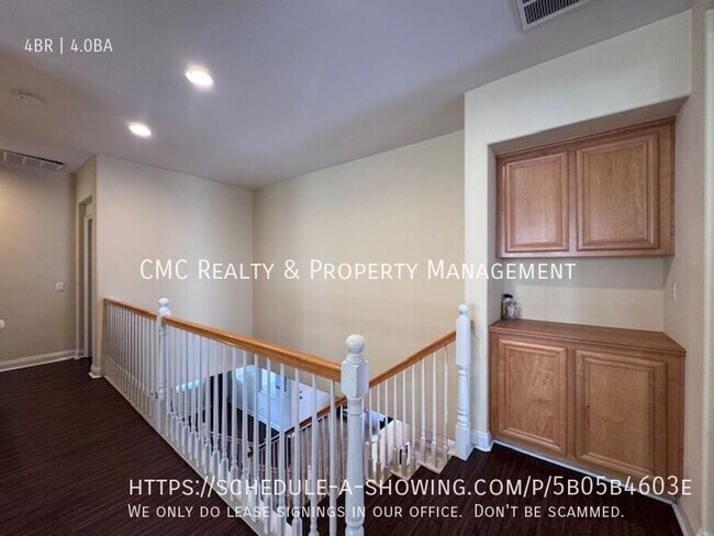 Building Photo - 2541 Hillcrest St