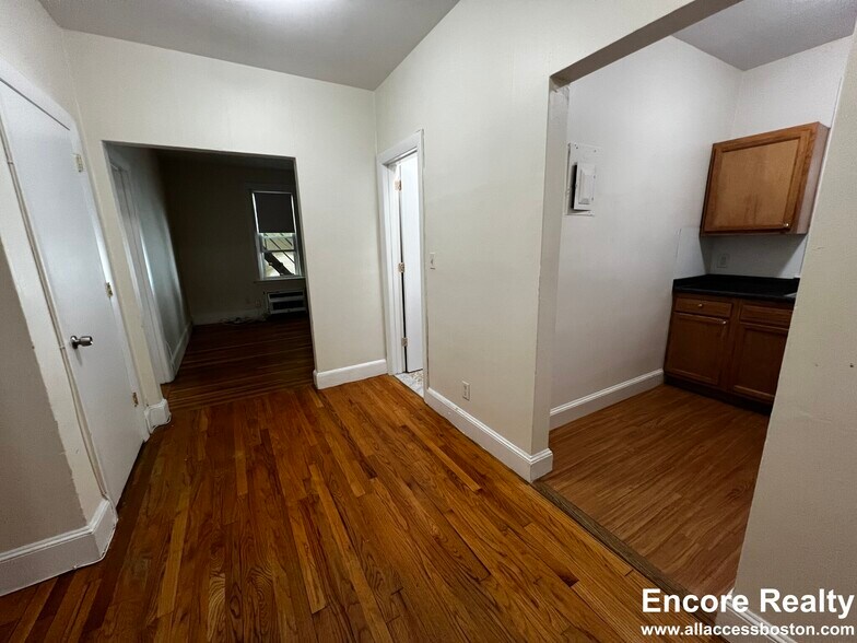 Building Photo - 33 Lancaster Terrace